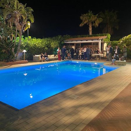 Villa Seven Palms อิโซลา เดลเล เฟมมิเน ภายนอก รูปภาพ