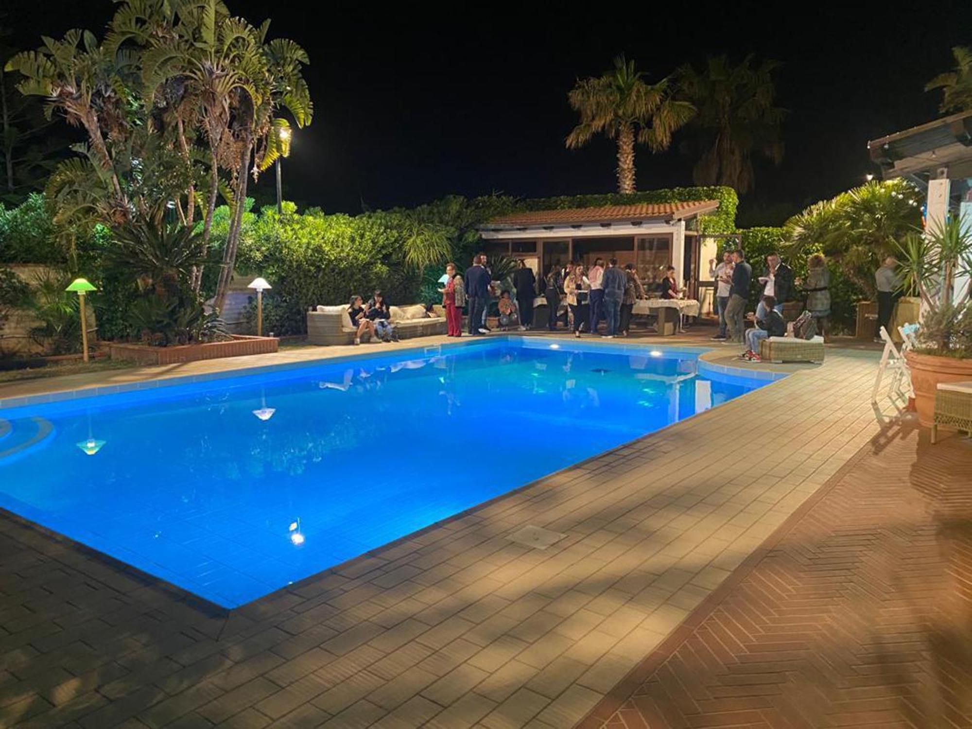 Villa Seven Palms อิโซลา เดลเล เฟมมิเน ภายนอก รูปภาพ